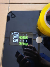 Load image into Gallery viewer, Weighing scale